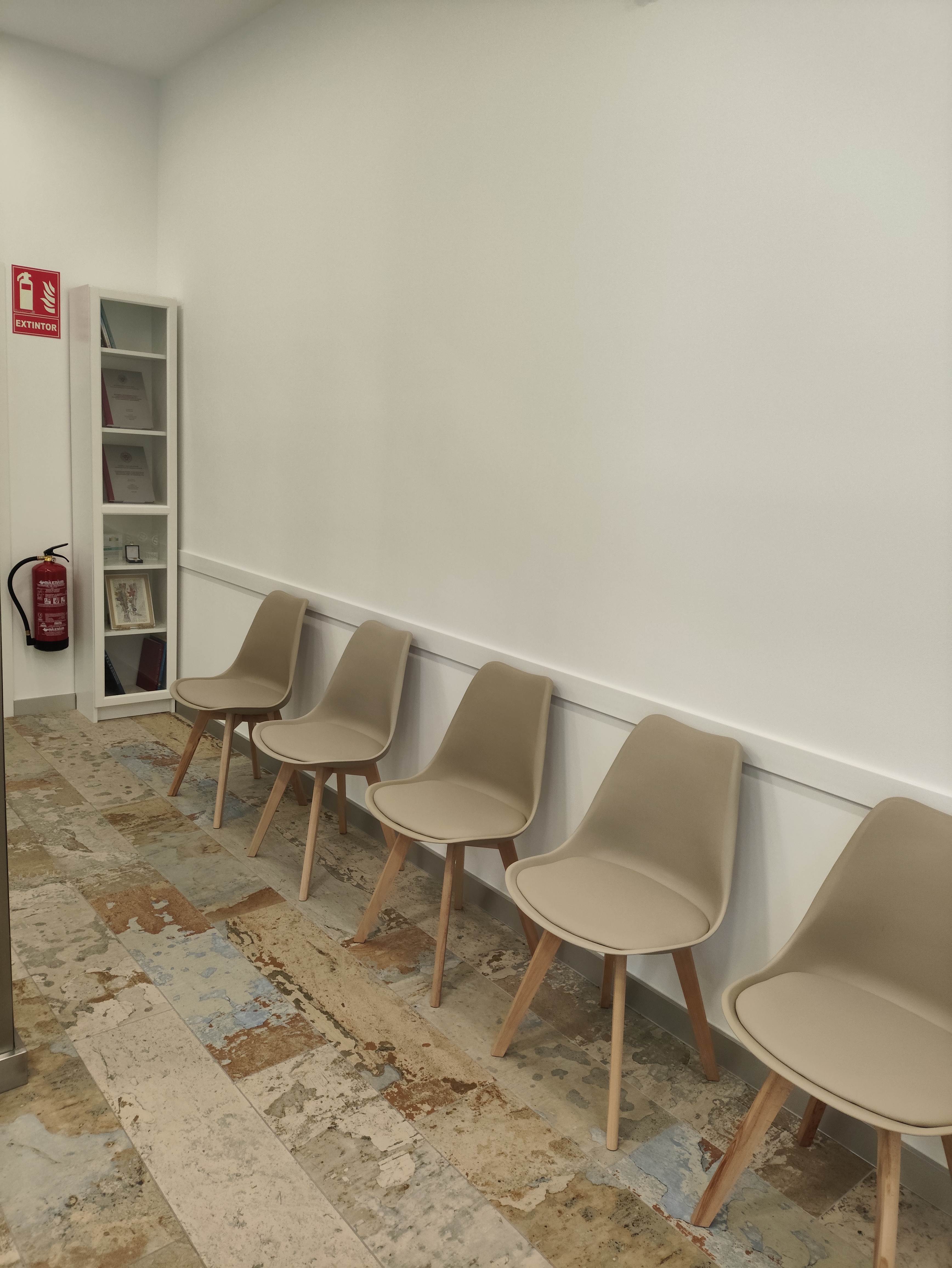 Sala de espera cómoda y acogedora